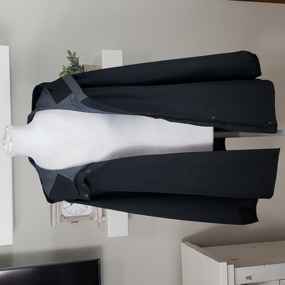 Lands' End Hooded Black Rain Jacket - Picture 9 of 15